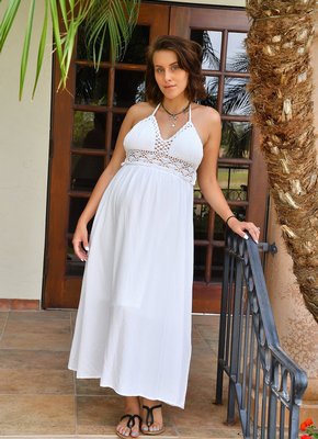 Беременная девушка показала грудь и письку